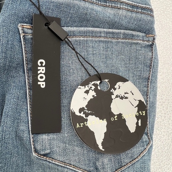 NWT Articles of Society Super Soft Blue Cropped Distressed Jeans Size 25 Womens - Picture 8 of 13